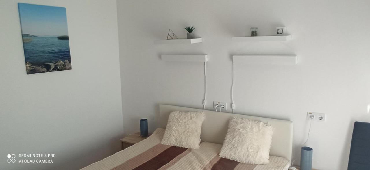 Sunshine 208 Apartman Balatonszarszo Buitenkant foto